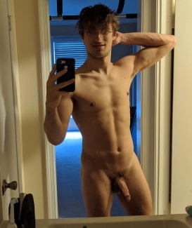 Fit guy taking nude selfies