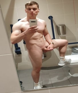 Sexy nude muscle boy
